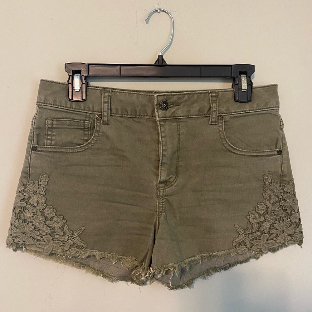 olive green shorts w/lace detail